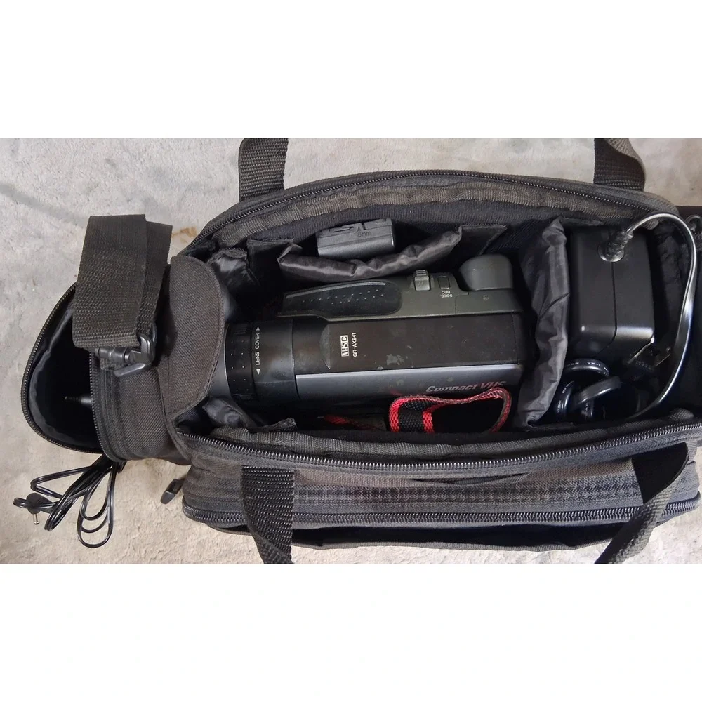 Vtg JVC GR-AX841U VHS-C Camcorder Bundle PARTS REPAIR ONLY Case Logic Bag Charge